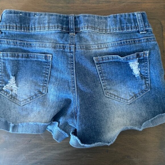 Mudd Light Denim Patchwork Jean Short   8462 - Picture 2 of 8